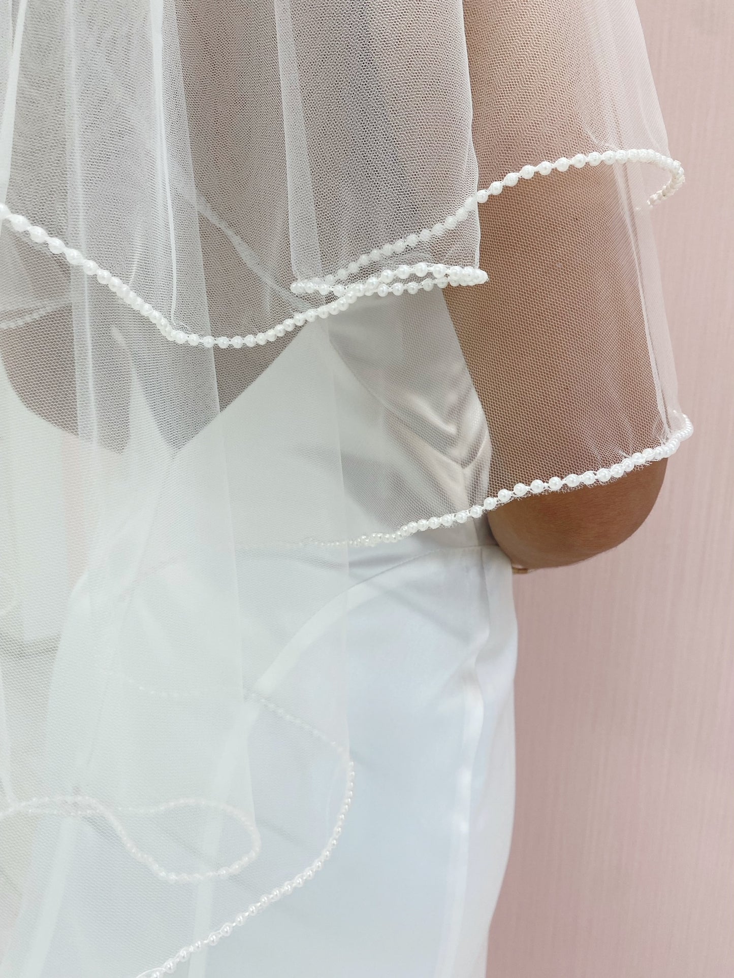 Voile de mariée à bord crayon, voile de mariage à deux niveaux de longueur de hanche avec bord cordé