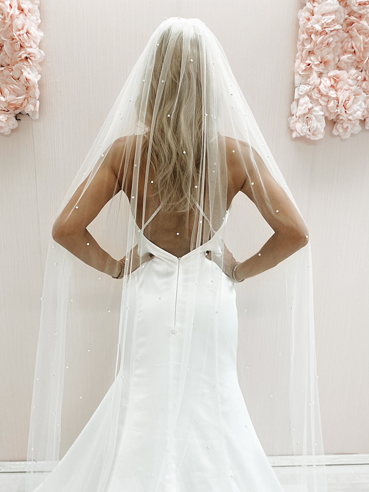 Pearl Veil, One Tier Scattered Veil with Pearls