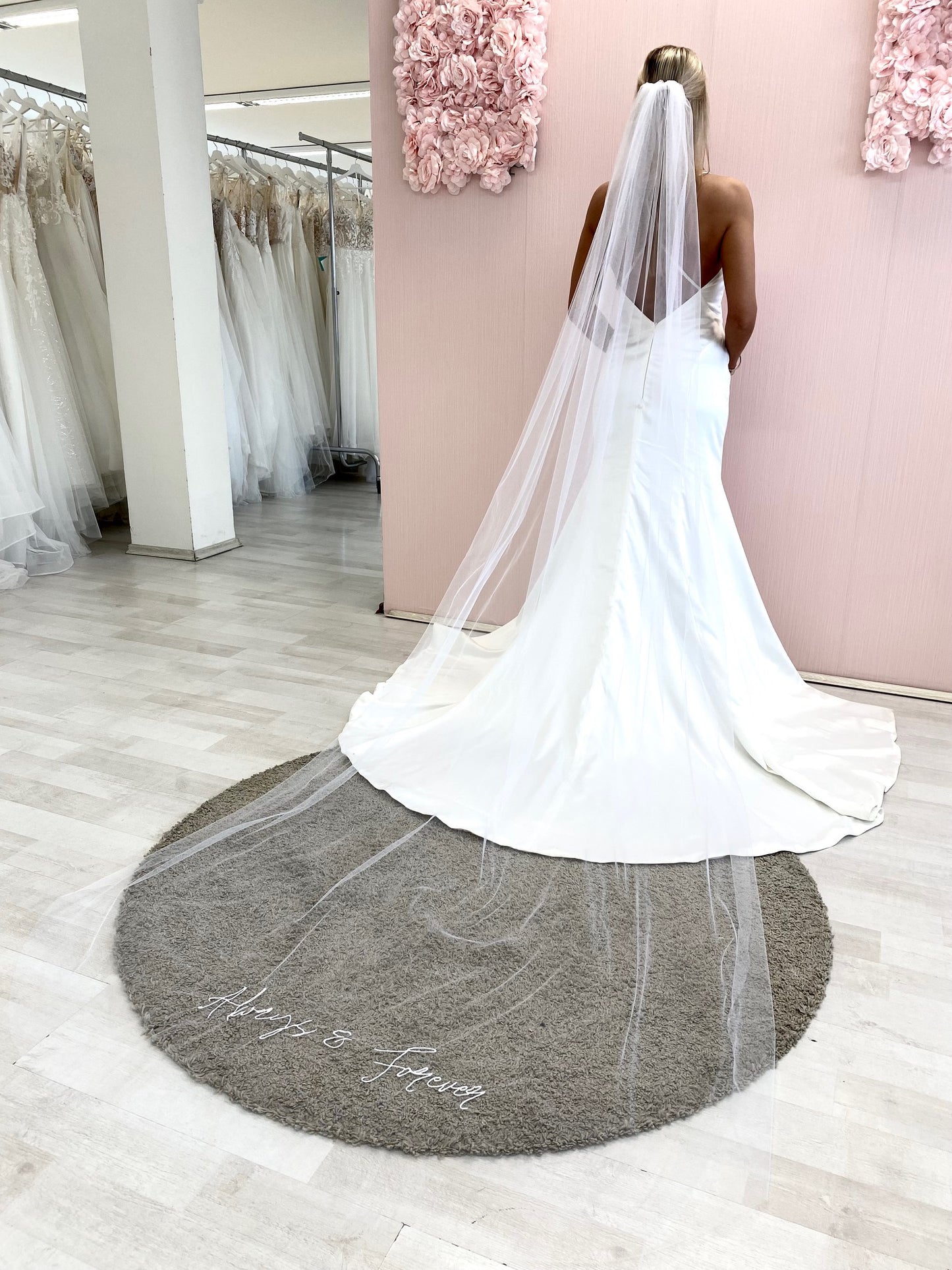 Always & Forever - Einstufiger bestickter Hochzeitsschleier