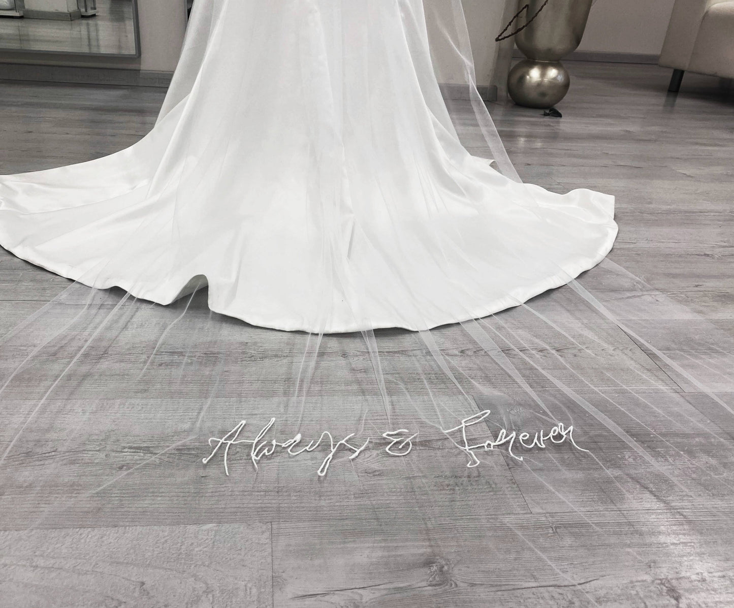 Always & Forever - Einstufiger bestickter Hochzeitsschleier
