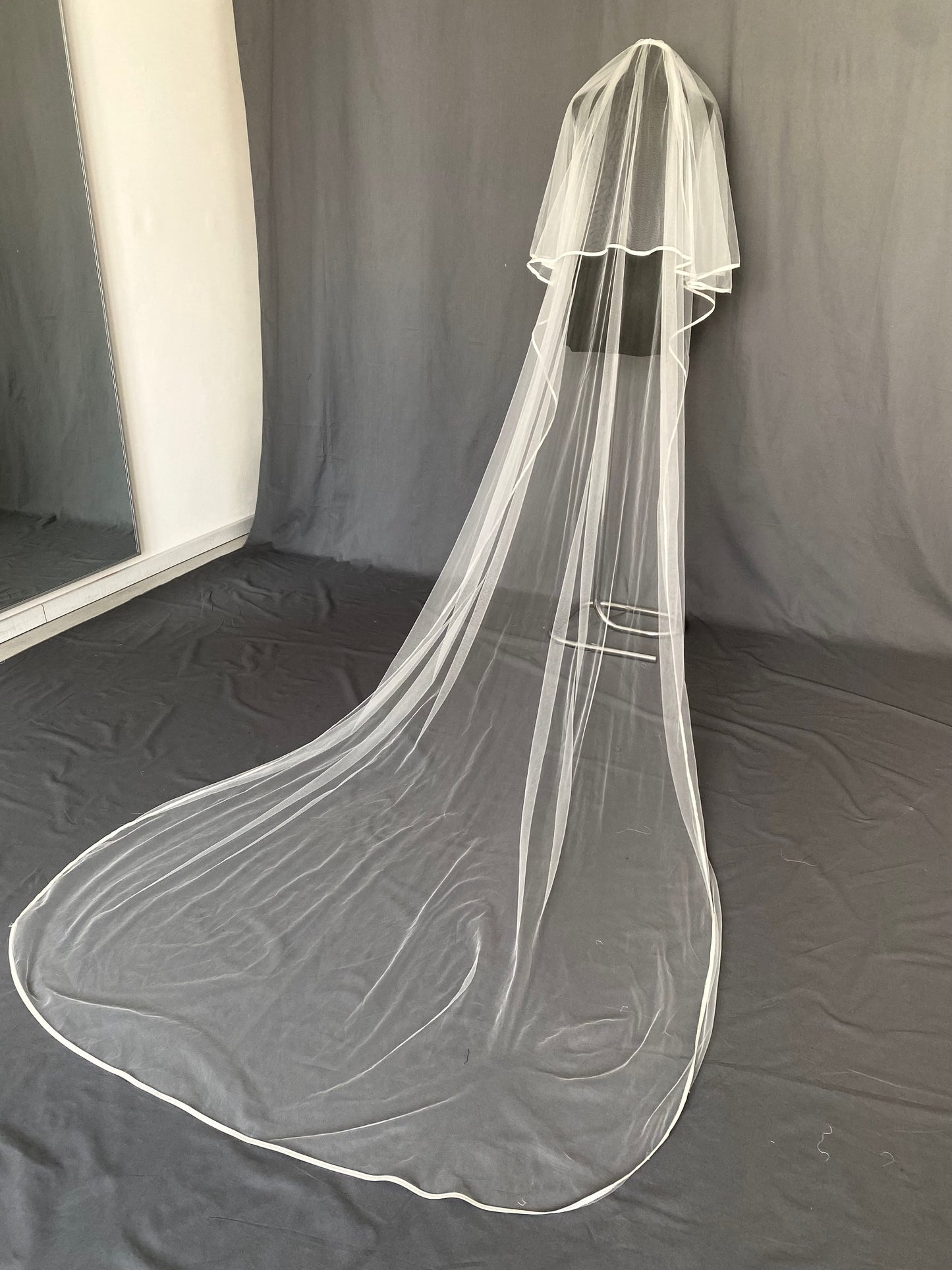 Voile de mariage en satin, voile de mariage à deux niveaux avec bord en satin et fard à joues