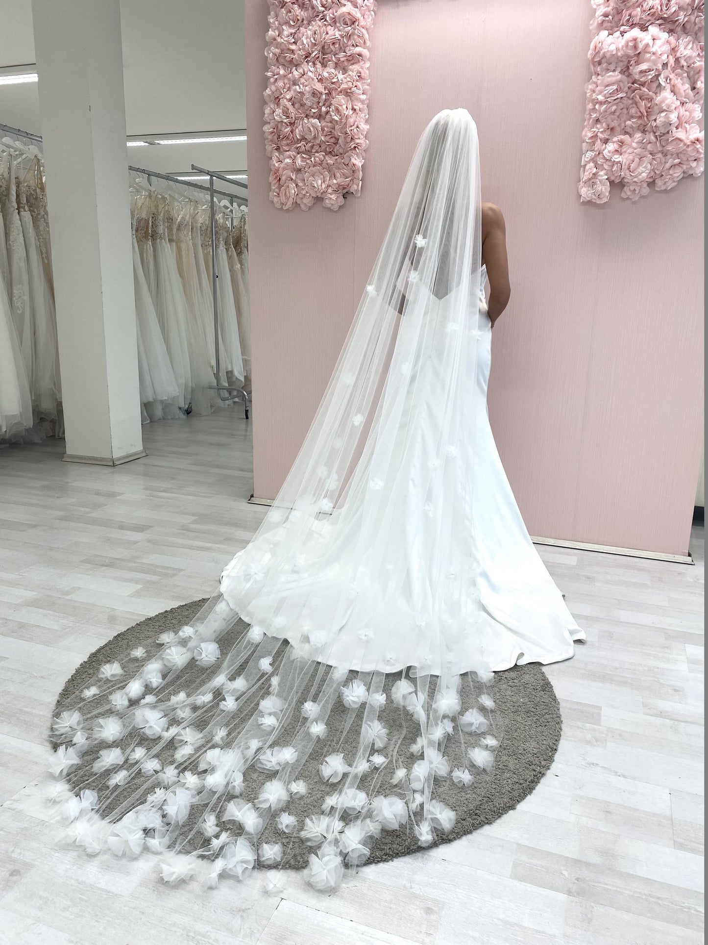 Always & Forever - Einstufiger bestickter Hochzeitsschleier