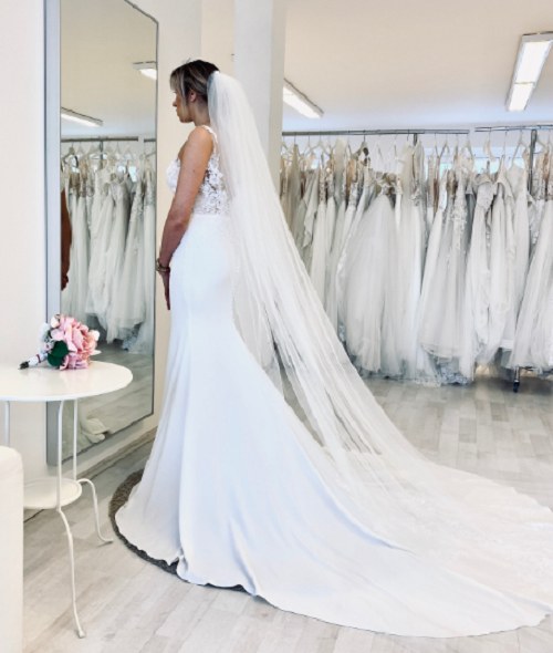 Voile de mariée simple en tulle à une tiare